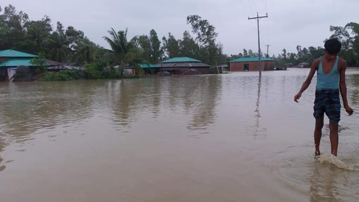 মাতামুহুরী নদীর পাহাড়ি ঢলে ১০৫ গ্রাম প্লাবিত ; ৪লাখ মানুষ পানিবন্দি 1 Chakaria Picture 29 07 21 2 TEKNAF TODAY - সীমান্তের সর্বশেষ খবর