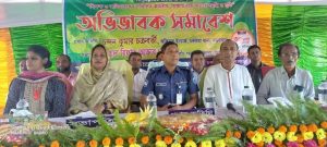 পহরচাঁদা উচ্চ বিদ্যালয়ের অভিভাবক সমাবশে ওসি চন্দন কুমার চক্রবর্তী : নতুনপ্রজন্মের শিক্ষার্থীদের সুন্দর জীবন গড়তে শিক্ষক-অভিভাবককে দায়িত্বশীল ভুমিকা রাখতে হবে 1 Chakaria Pic 30.07.2022 TEKNAF TODAY - সীমান্তের সর্বশেষ খবর