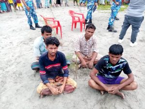টেকনাফ সমুদ্র উপকূলে ট্রলার ডুবি ; ৪ দালালসহ ৪৫ মালয়েশিয়াগামী রোহিঙ্গা উদ্ধার 2 dalal TEKNAF TODAY - সীমান্তের সর্বশেষ খবর